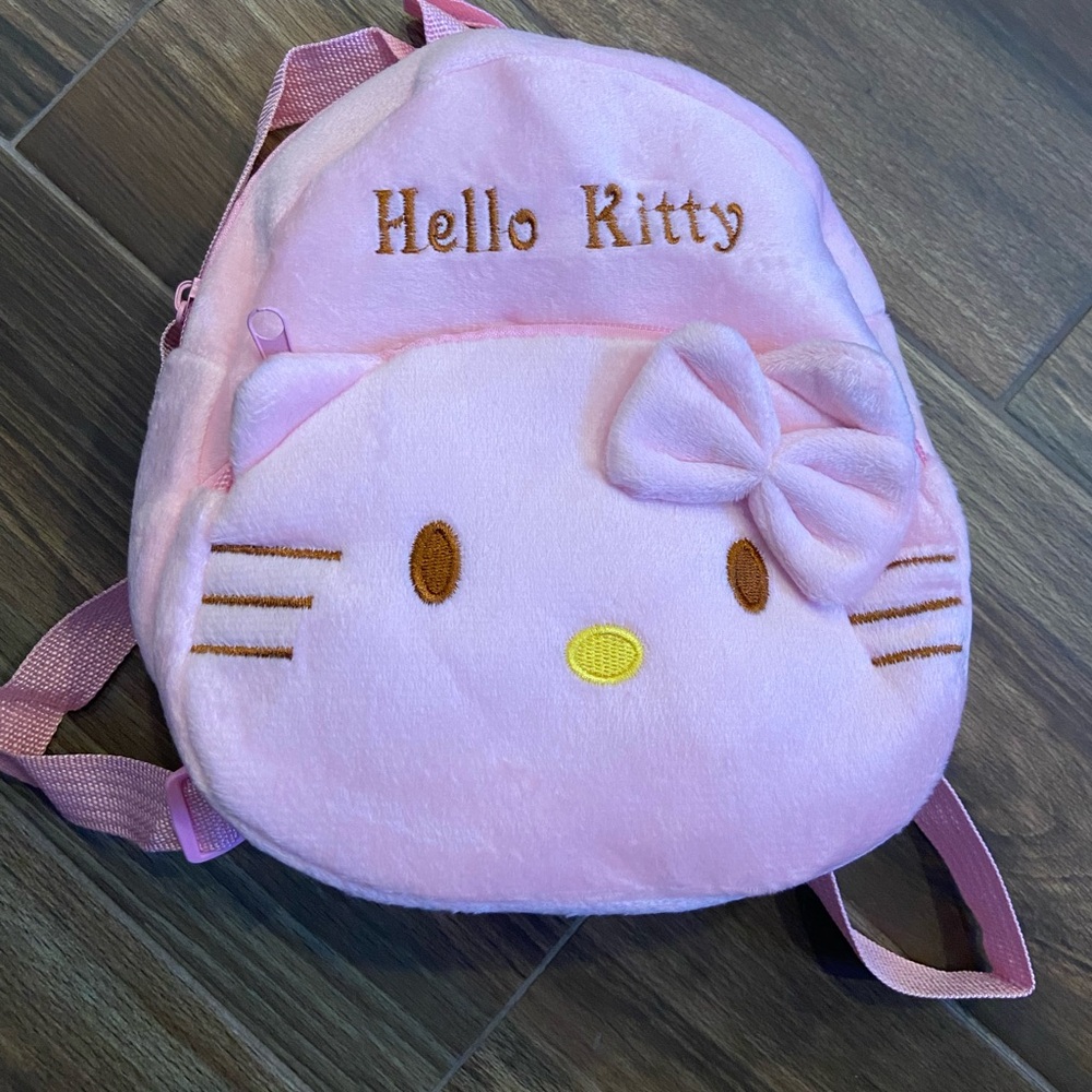 Hello Kitty Mini Backpack 🎀 - Picture 3 of 7
